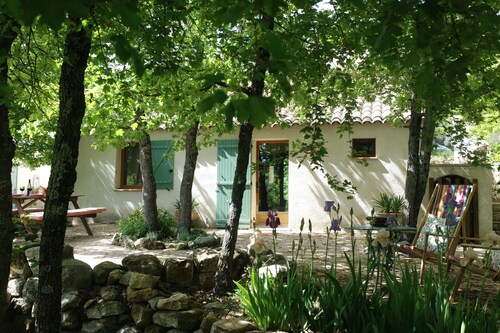 Nice cottage in the Luberon Regional Park