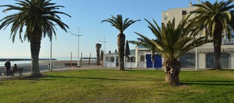 Modern Apartment with AC, Parking & Balconies - Near Beach, Sleeps 6