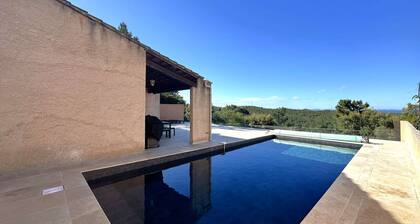 Villa für 12 Personen mit Pool und Meerblick Hügel