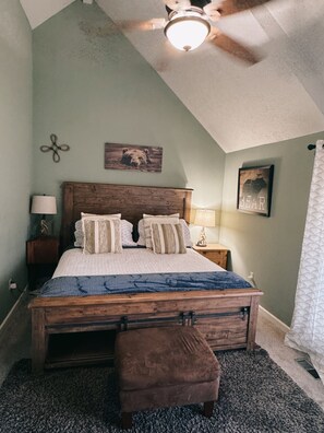 5 bedrooms, iron/ironing board, free WiFi, bed sheets