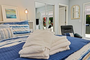 4 bedrooms, iron/ironing board, free WiFi, bed sheets