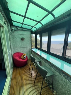 Phòng đôi Tiêu chuẩn | Bàn, màn/rèm cản sáng, giường gấp/giường phụ (phụ phí)