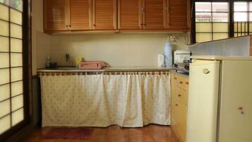 Villa, 3 Bedrooms, Garden View | Private kitchenette | Fridge, stovetop, cookware/dishes/utensils