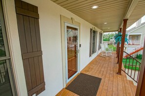 Property grounds - Premier Lodging for Fishing Charter Guests & Unforgettable New Orleans Vacations (Lafitte)