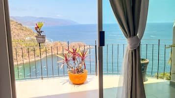 2 slaapkamers, een strijkplank/strijkijzer, gratis wifi, beddengoed