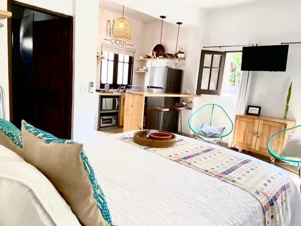 Iron/ironing board, free WiFi, bed sheets