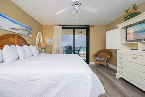 4 soverom, strykejern/-brett, wi-fi (inkludert) og sengetøy