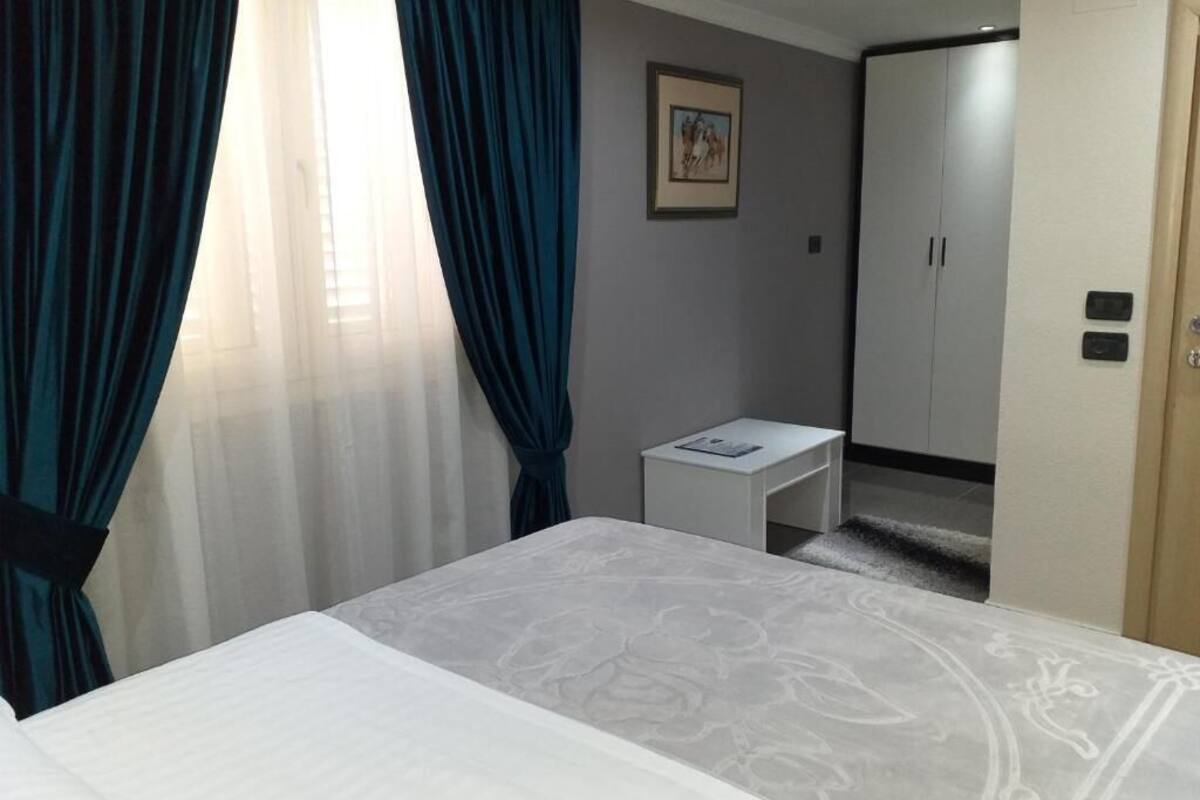 1 bedroom, soundproofing