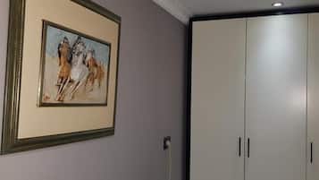1 bedroom, soundproofing