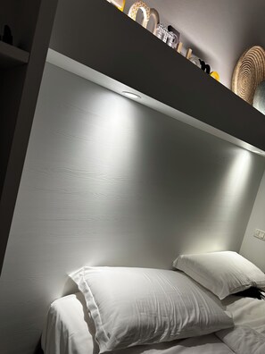 Triple Room | Desk - B&B La Bastia  (Scilla)