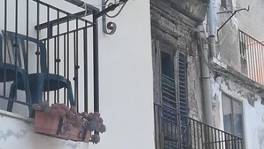 A building with a sign reading "La Bastian" and a logo for "Bed & Breakfast Regionale Calabrian." - B&B La Bastia  (Scilla)