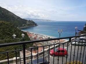 Double Room, Balcony, Sea View | Balcony view - B&B La Bastia (Scilla)