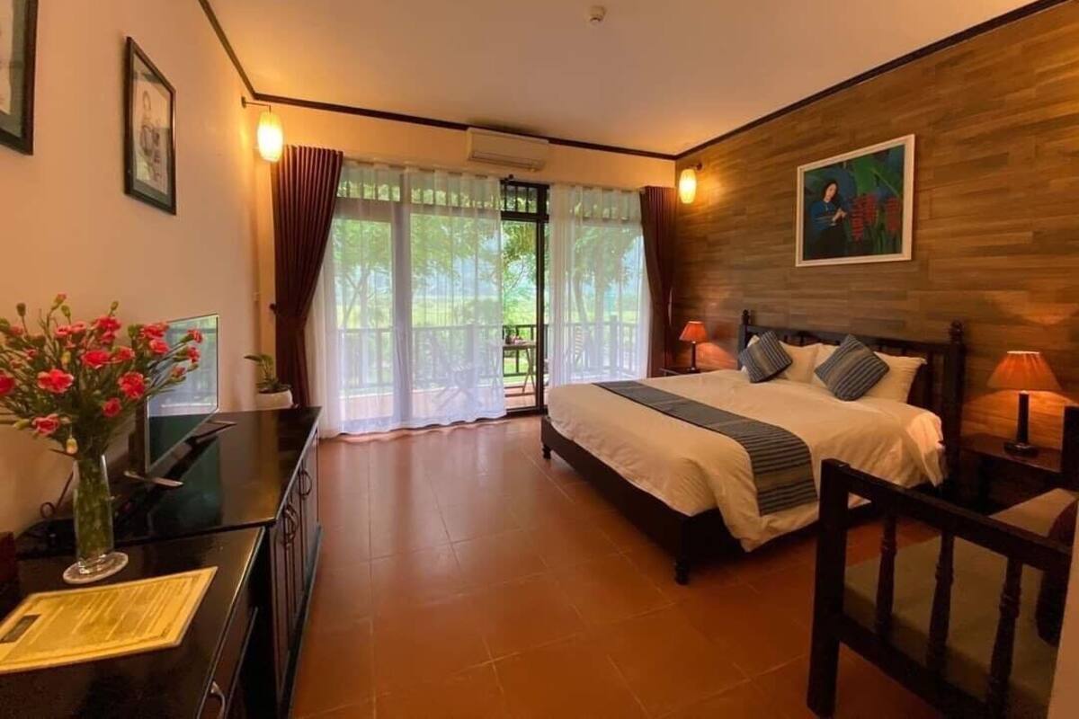 Bungalow – deluxe, dalutsikt | Minibar, safe på rommet, skrivebord og lydisolert