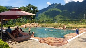 Outdoor pool - Sols Bungalows (Mai Ha)