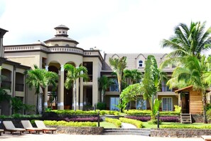 Exterior - Sunset Reef Resort & Spa (Pointe Aux Piments)