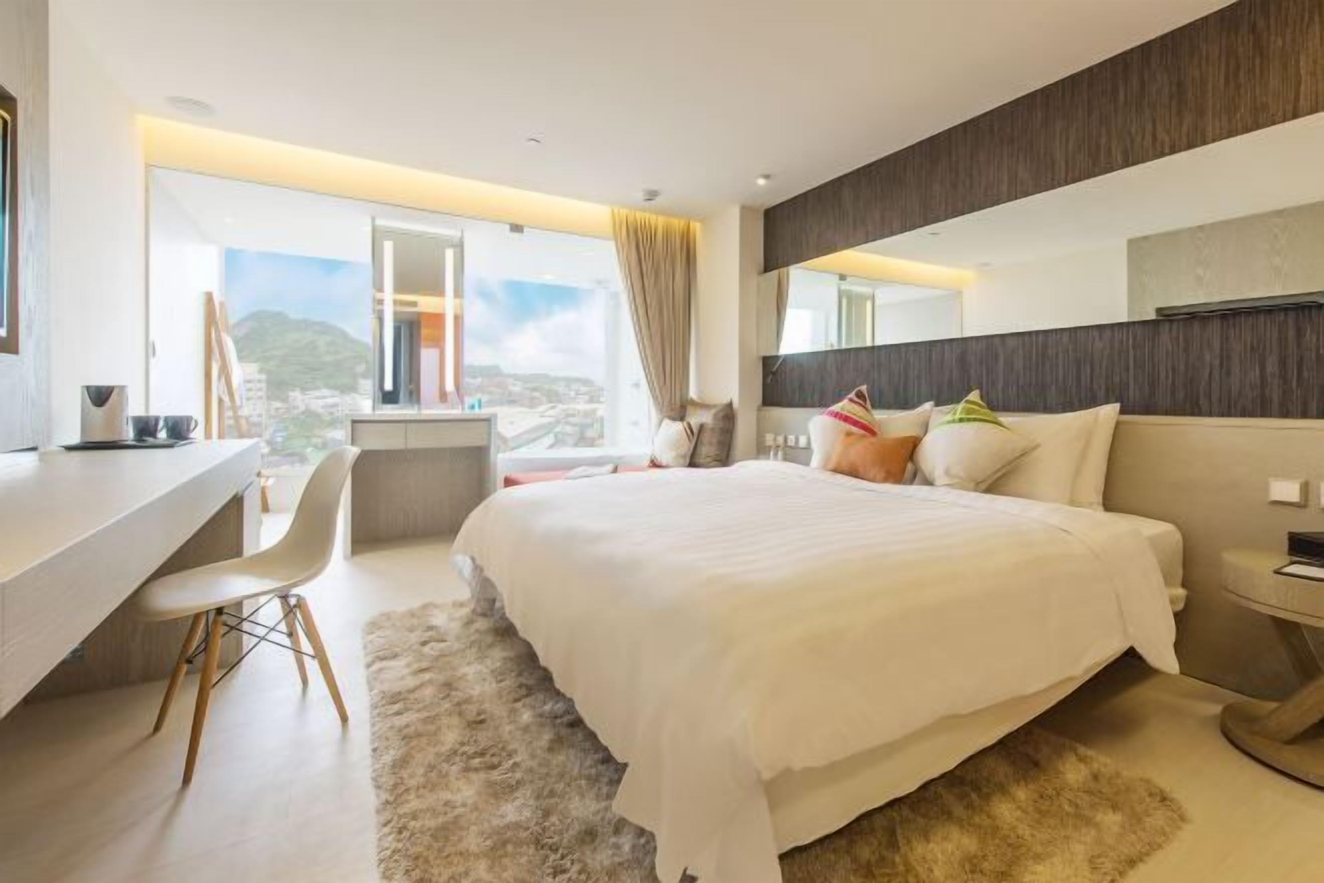 Premium bedding, in-room safe, individually decorated, desk