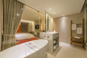 무료 세면용품, 헤어드라이어, 슬리퍼, 타월
