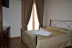 Premium bedding, minibar, desk, free cots/infant beds - B&B Castiglione (Custonaci)