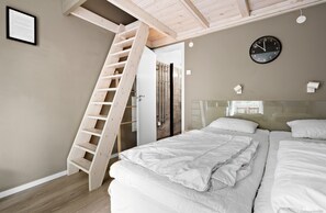 Family Cabin, 1 Bedroom | Iron/ironing board, free WiFi