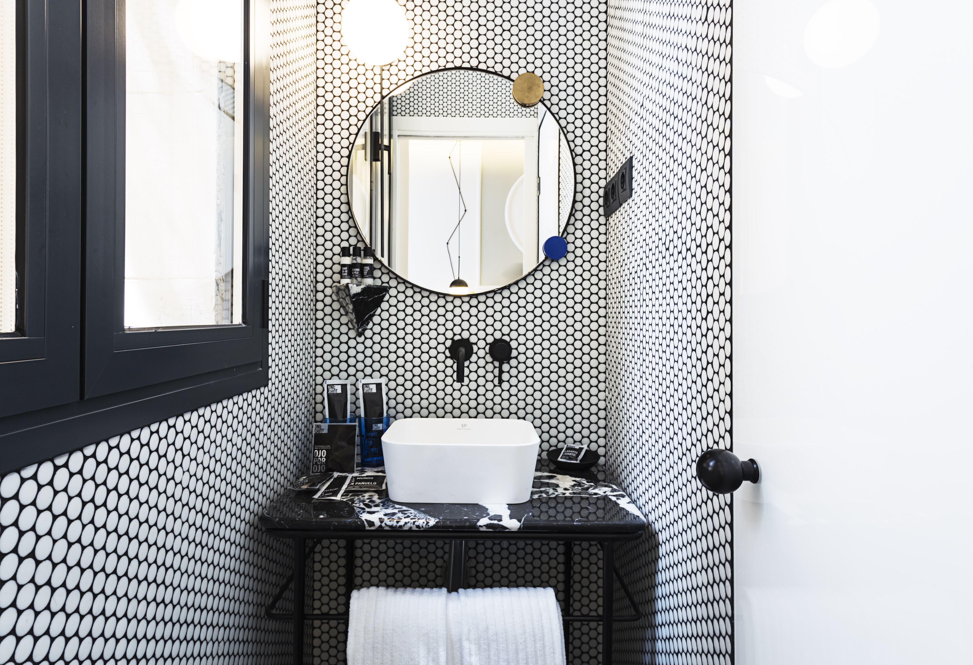 standard single room | bathroom | hair dryer, bathrobes, slippers, towels