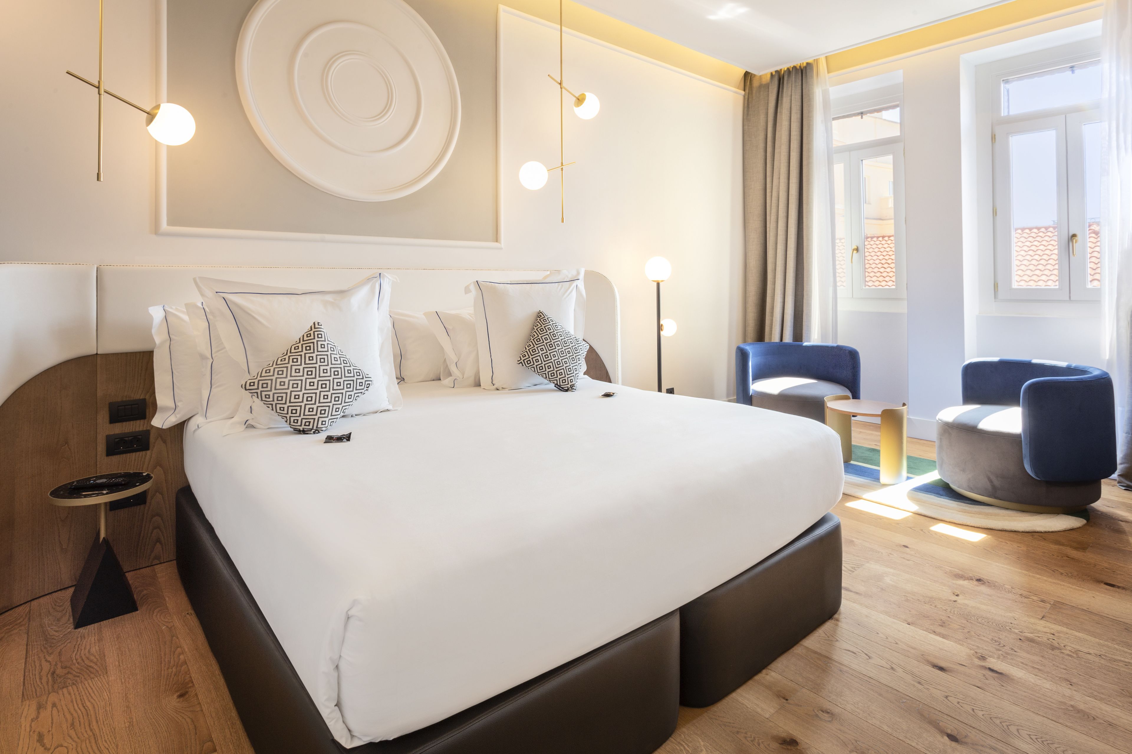 premium room | minibar, in-room safe, desk, blackout curtains