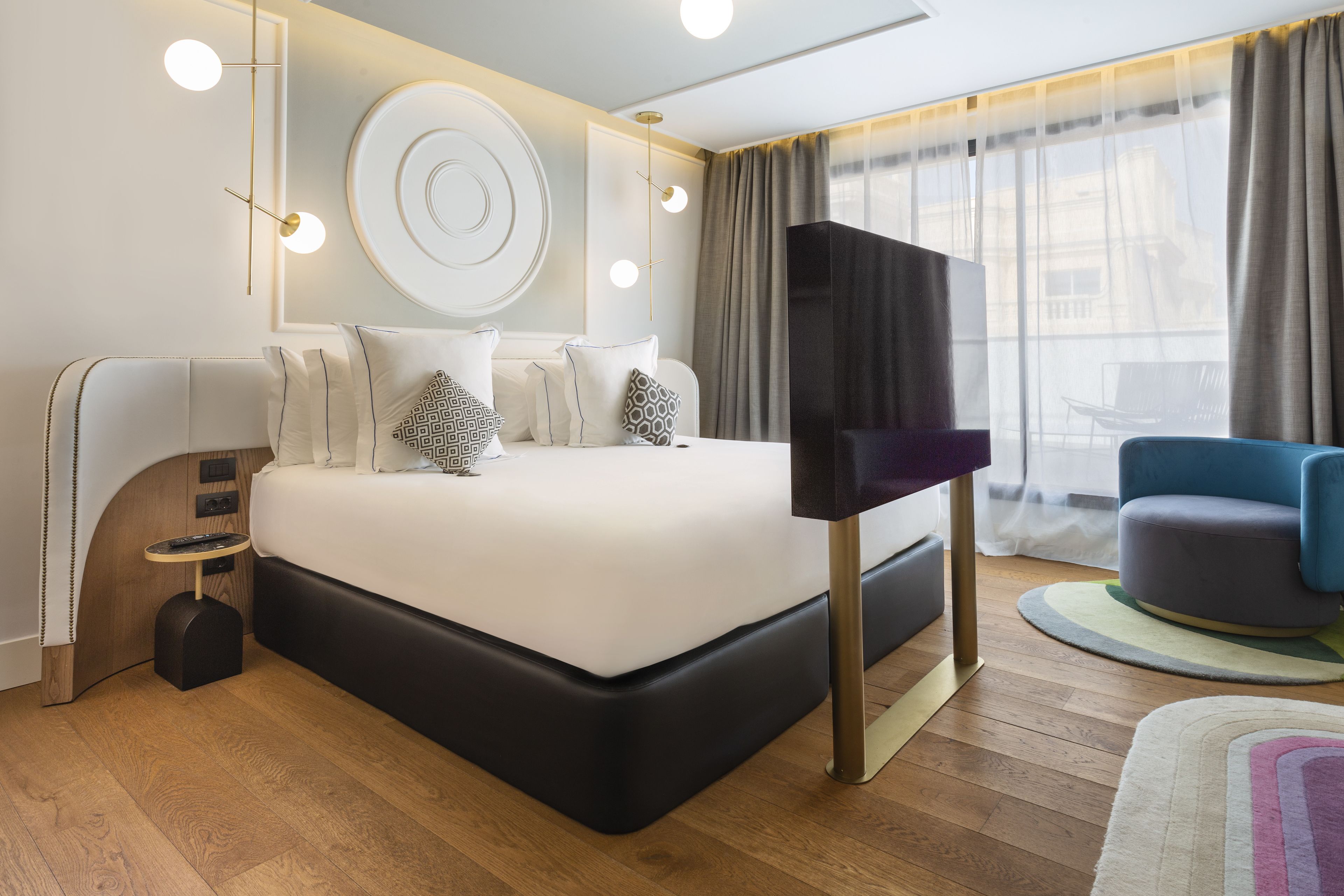 deluxe room, terrace | minibar, in-room safe, desk, blackout curtains