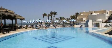 Indoor pool, outdoor pool