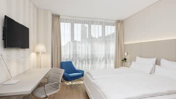 Standard Room | Minibar, in-room safe, desk, soundproofing