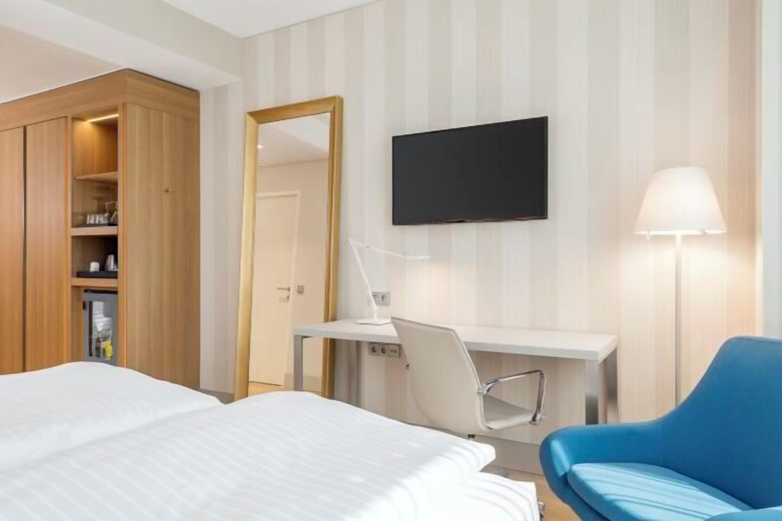 Minibar, in-room safe, desk, soundproofing