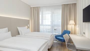 Minibar, Zimmersafe, Schreibtisch, schallisolierte Zimmer