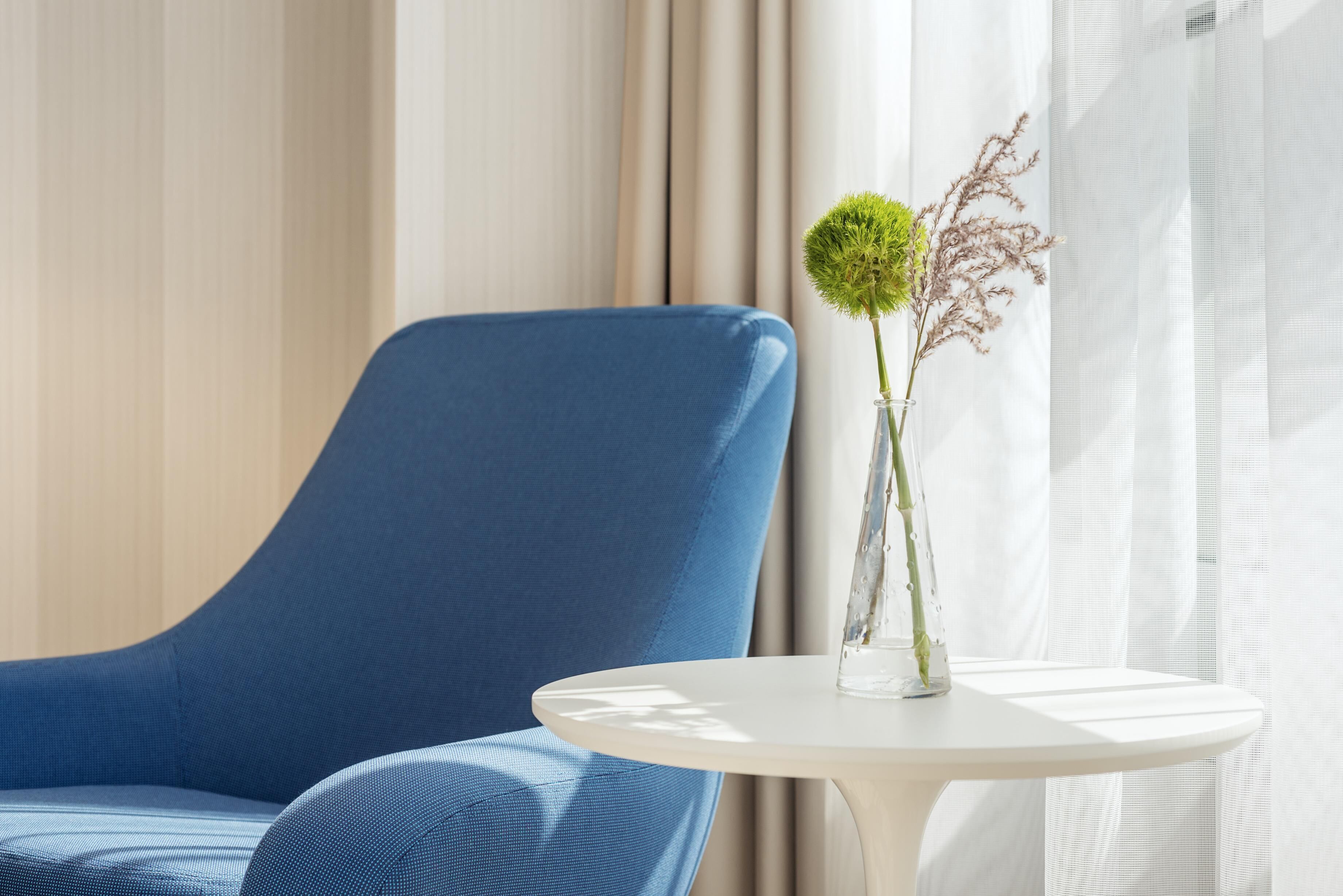 迷你吧、客房内保险箱、办公桌、隔音