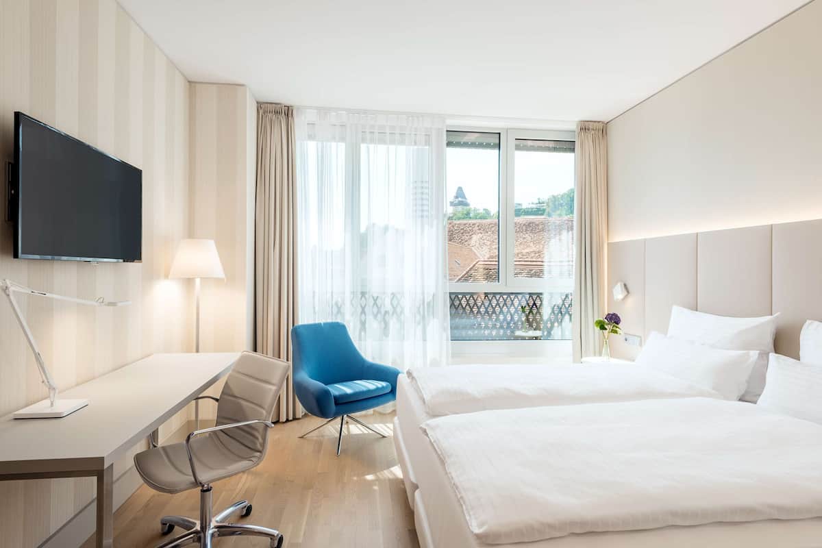 Minibar, coffres-forts dans les chambres, bureau, chambres insonorisées