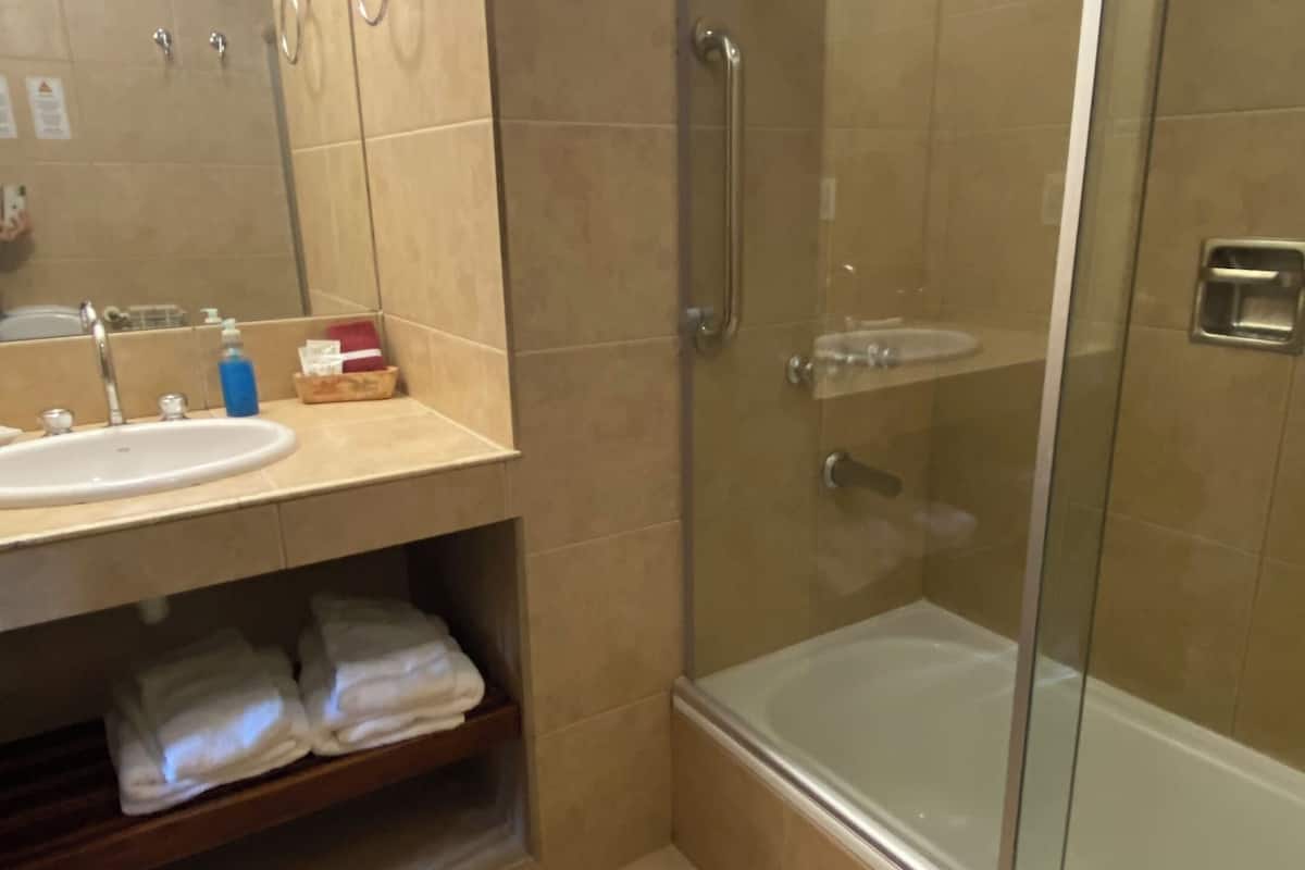 rainfall showerhead, free toiletries, hair dryer, bidet
