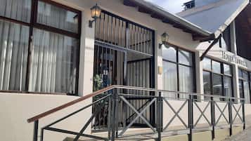 Fachada de la propiedad