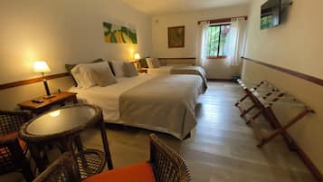 Luxe beddengoed, donsdekens, pillowtop-bedden, een kluis op de kamer