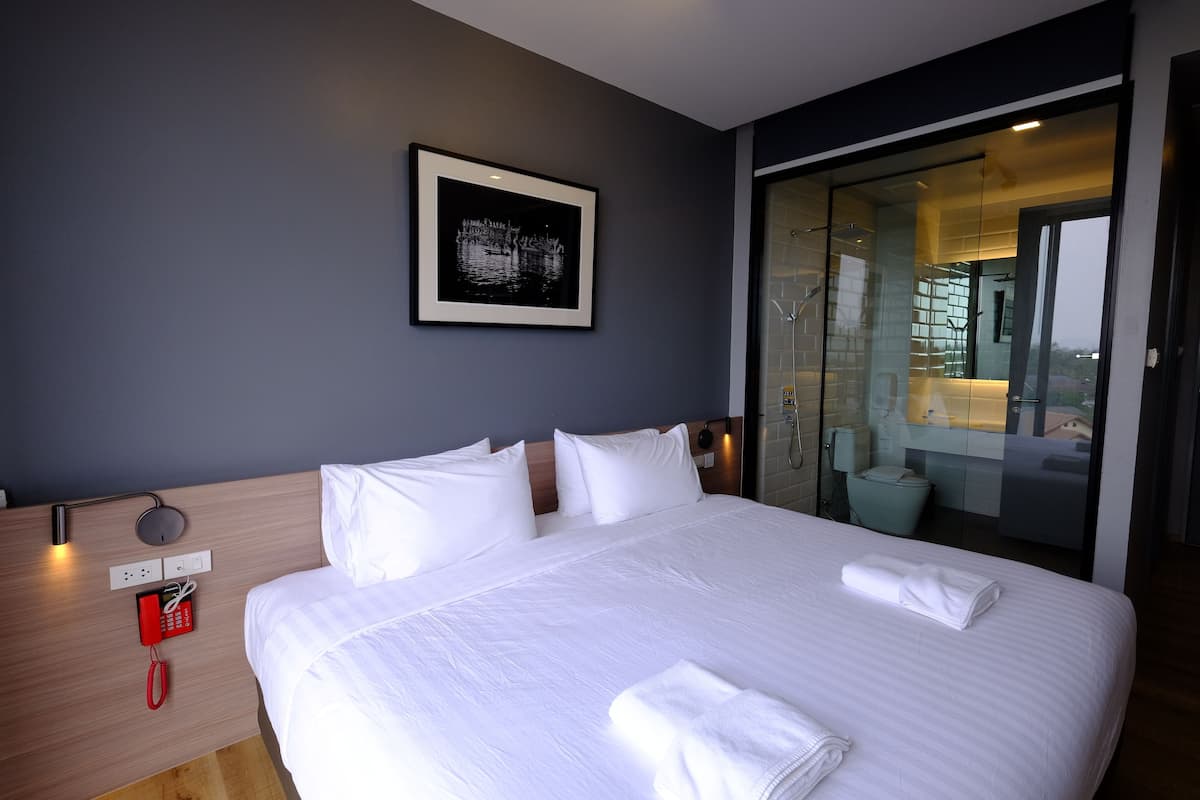 medium format | in-room safe, blackout curtains, free wifi