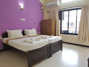 Double Room | 1 bedroom, in-room safe, free WiFi, bed sheets - Serenity by the Sea Beach Resort (Candolim)