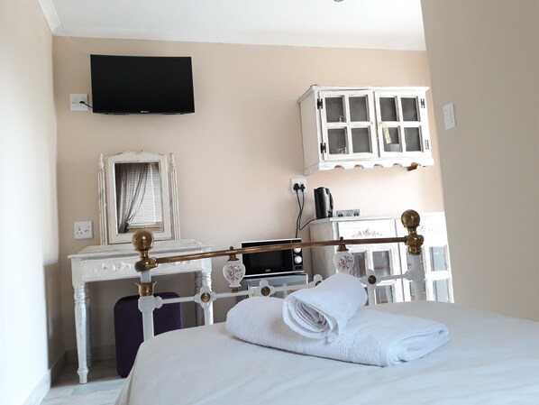 Chambre, 1 lit une place, non-fumeurs (Single Studio 2) | Wi-Fi gratuit, draps fournis