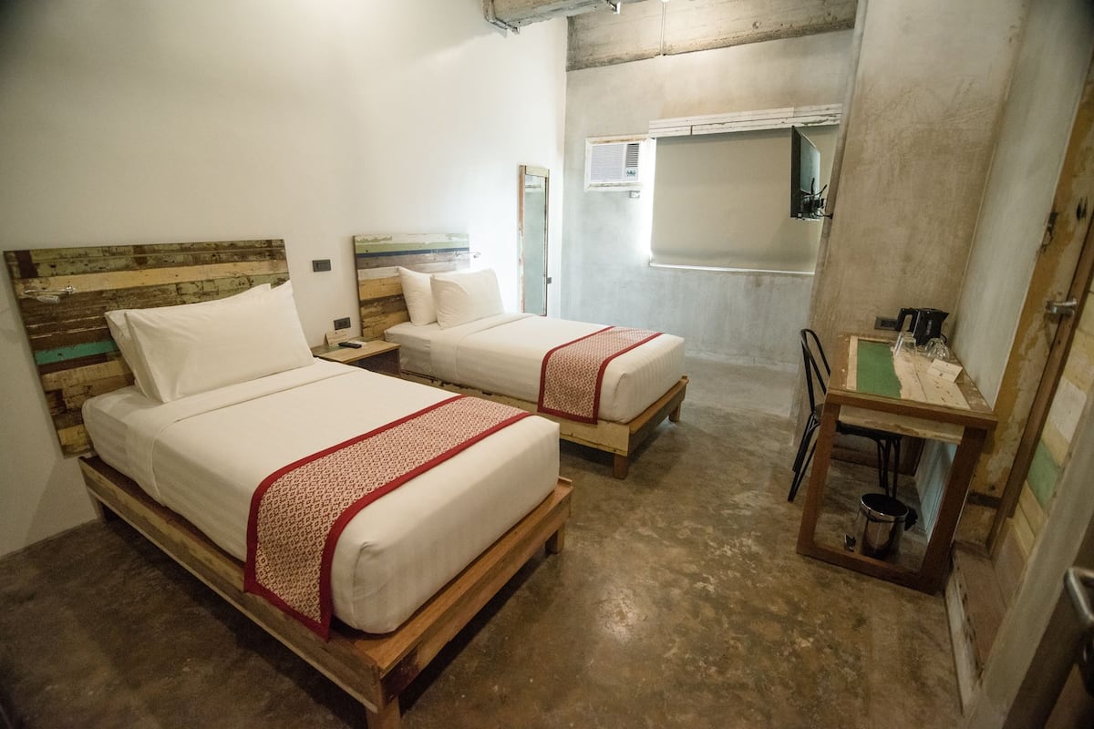 Superior Twin Room | Minibar, in-room safe, free WiFi, bed sheets