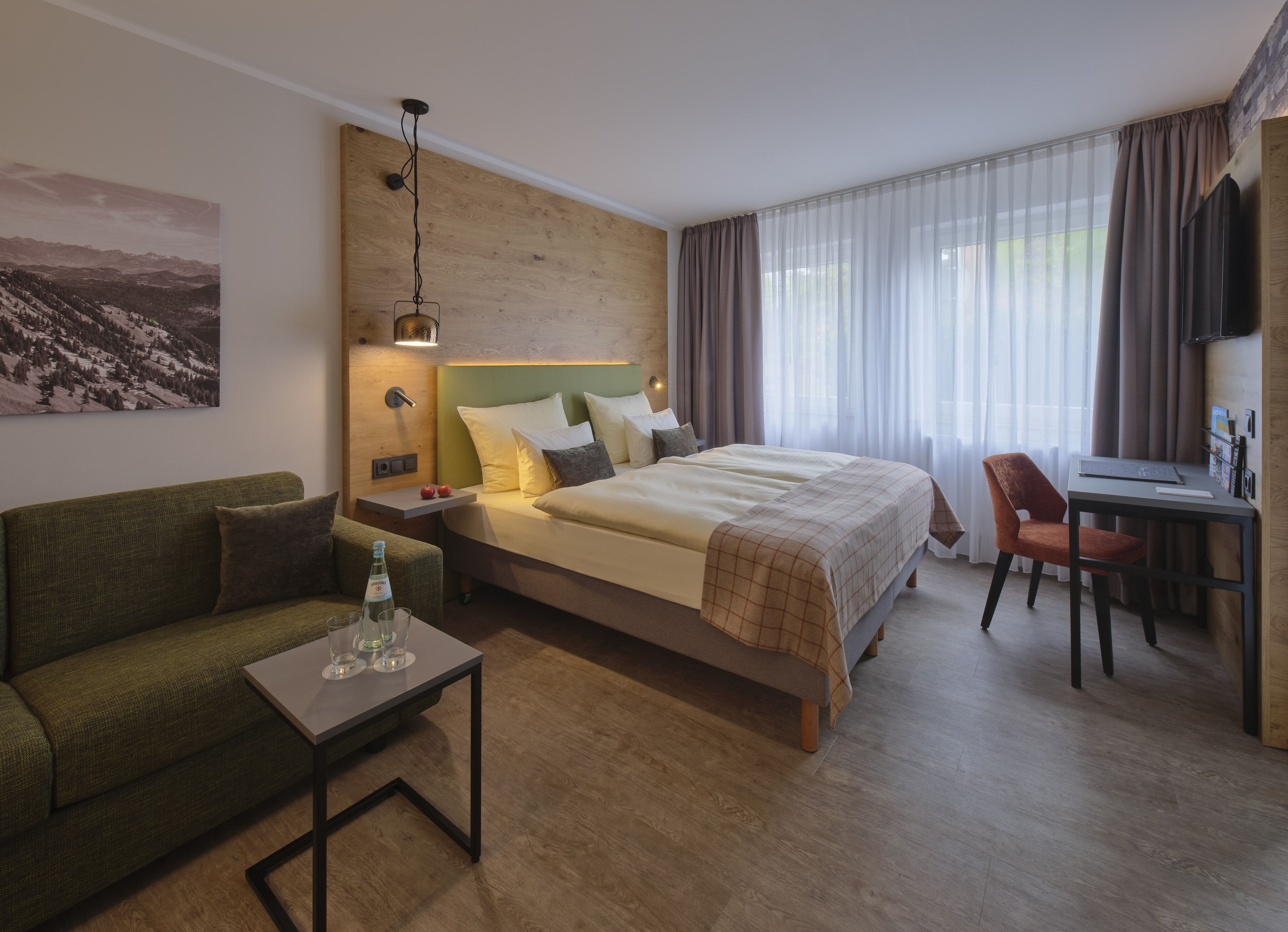 alpin doppelzimmer | desk, soundproofing, free wifi, bed sheets