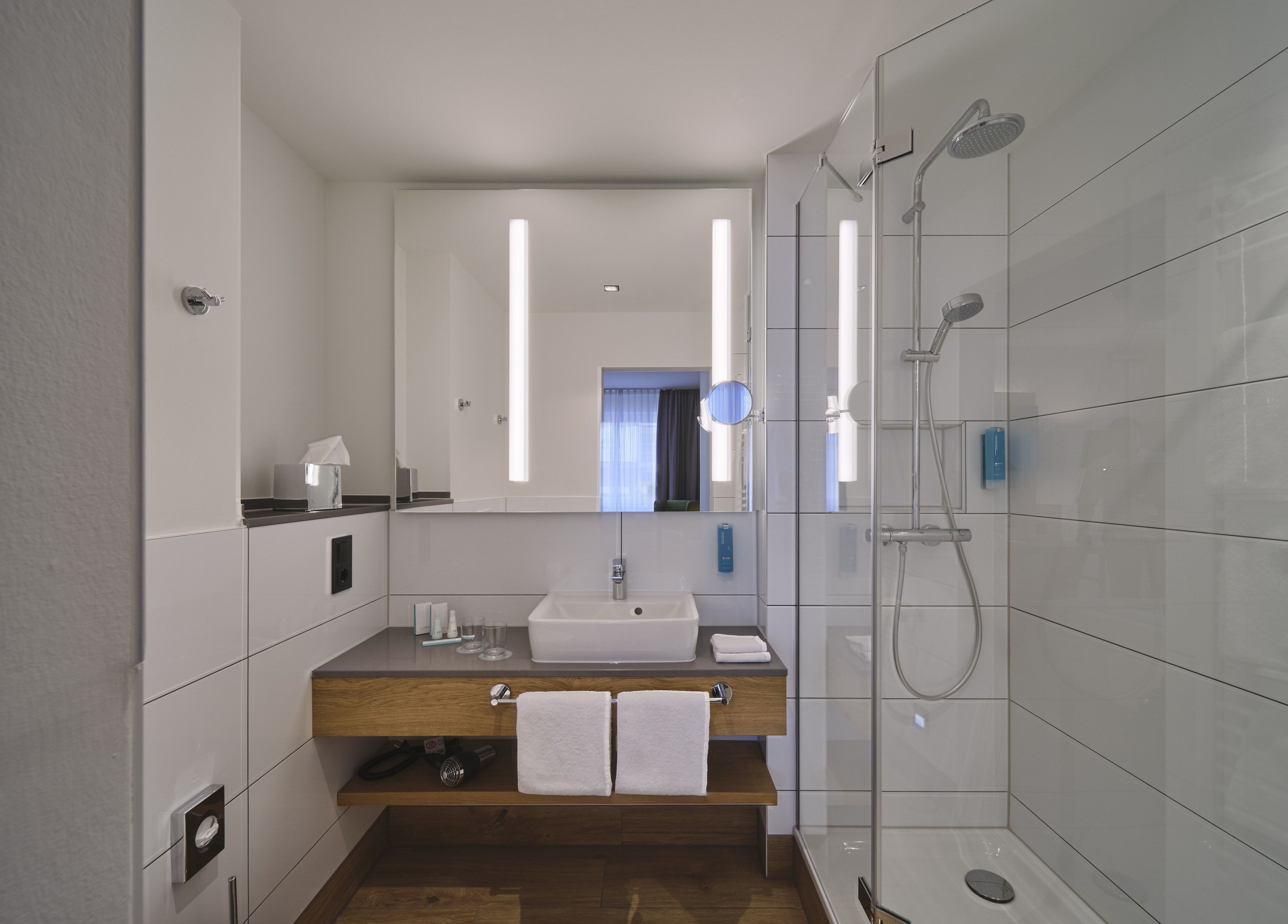 alpin doppelzimmer | bathroom | shower, free toiletries, hair dryer, bathrobes