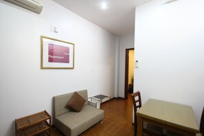 Apartment, 1 Bedroom | Living room | Flat-screen TV - Smiley Apartment 16 (Ho Chi Minh City)