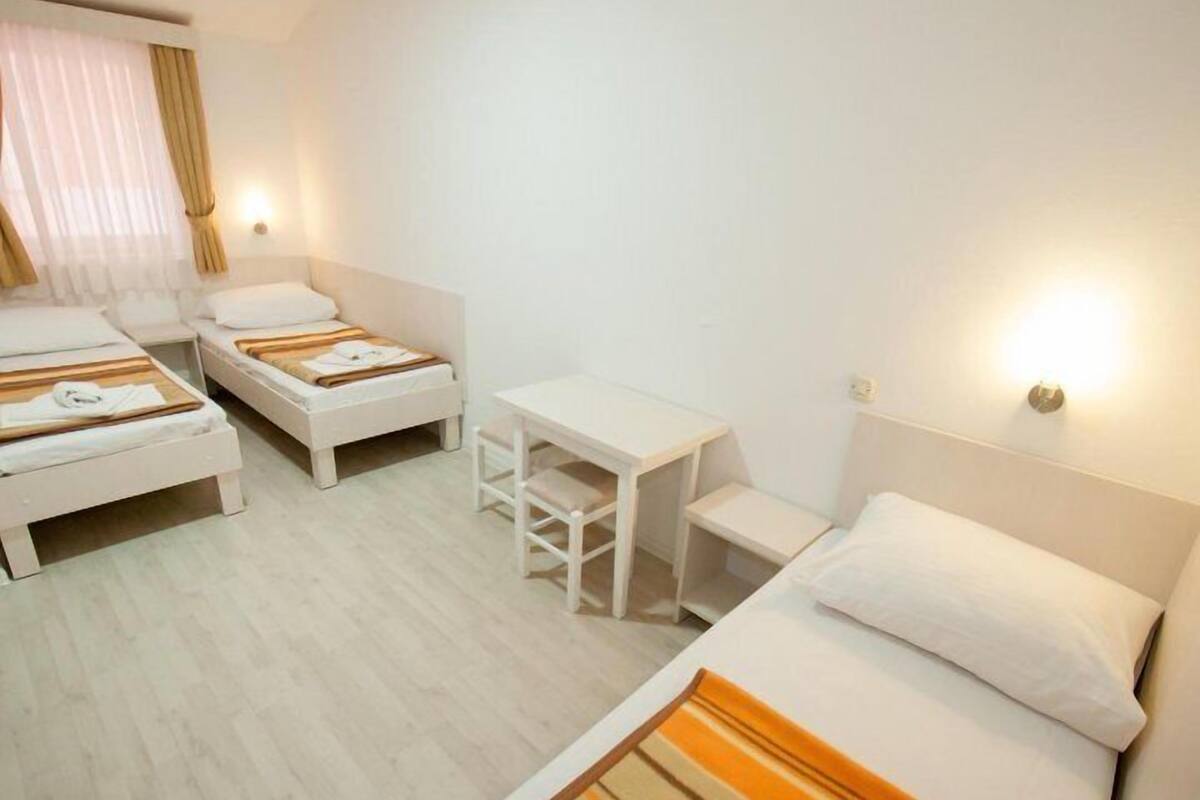 Dreibettzimmer