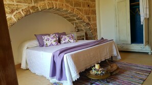 Seprai premium, minibar, kedap suara, dan setrika/meja setrika