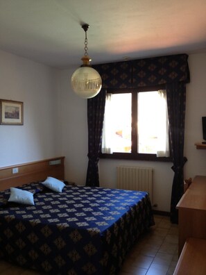 Dobbeltrom | Safe på rommet, skrivebord og wi-fi (inkludert)