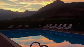 Seasonal outdoor pool, sun loungers