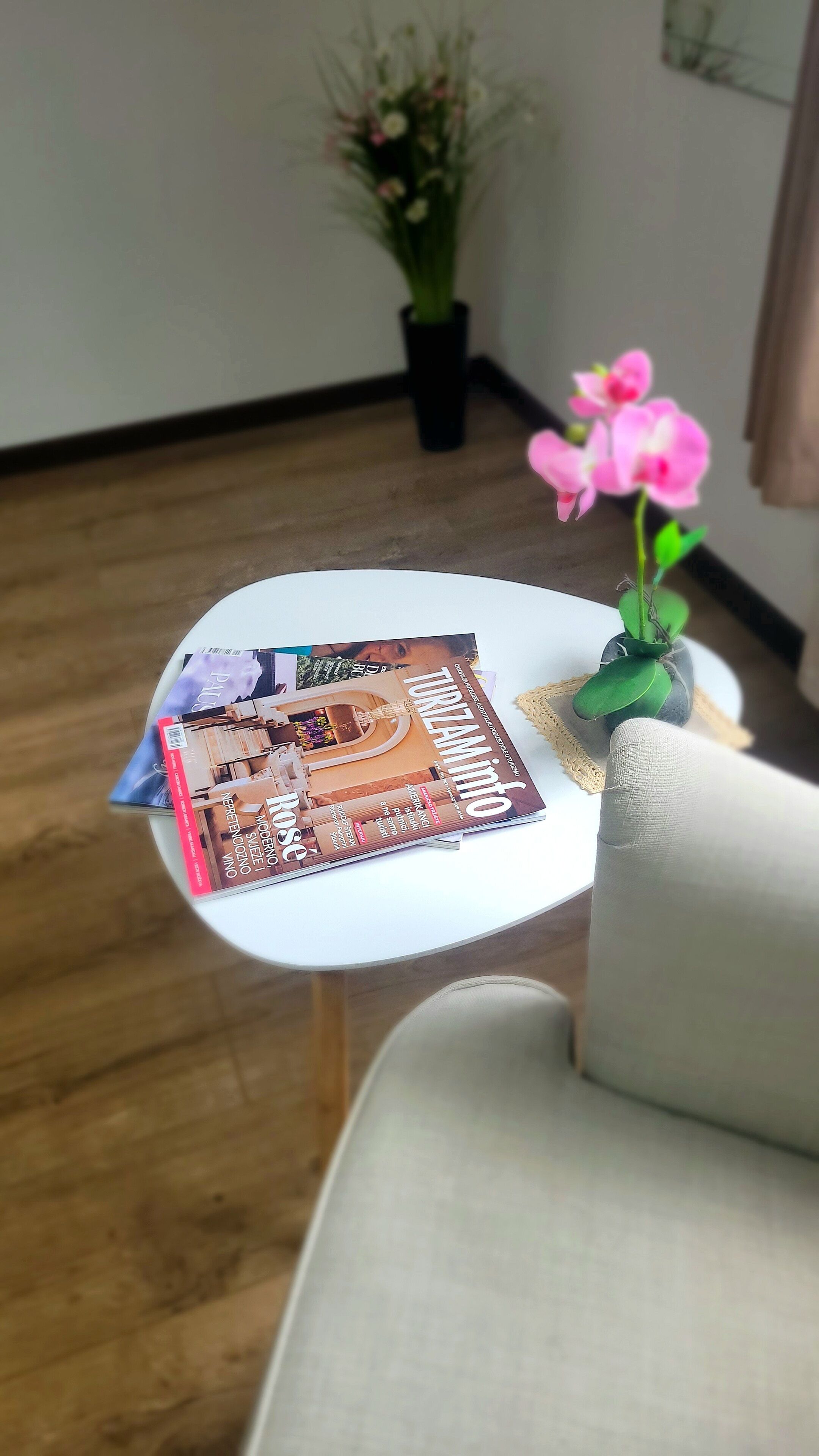 高档床上用品、记忆海绵床垫、迷你吧、客房内保险箱