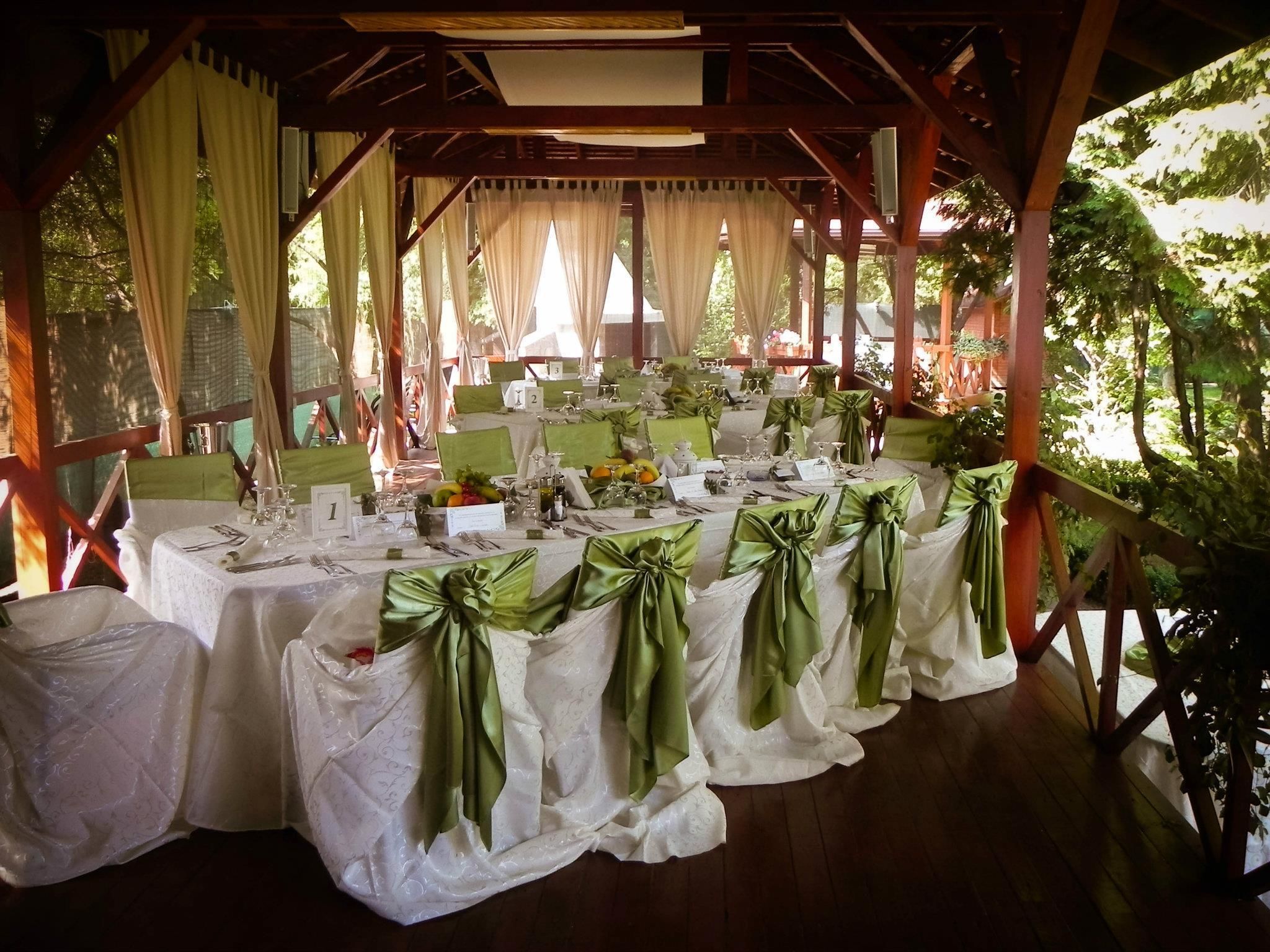 outdoor banquet area