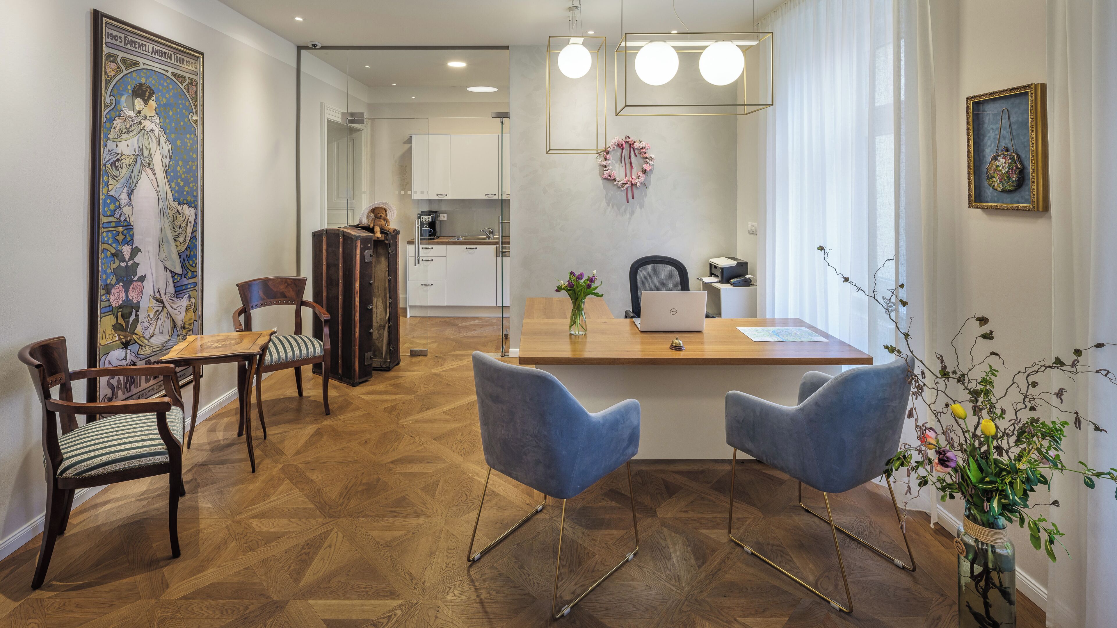 ฝ่ายต้อนรับ