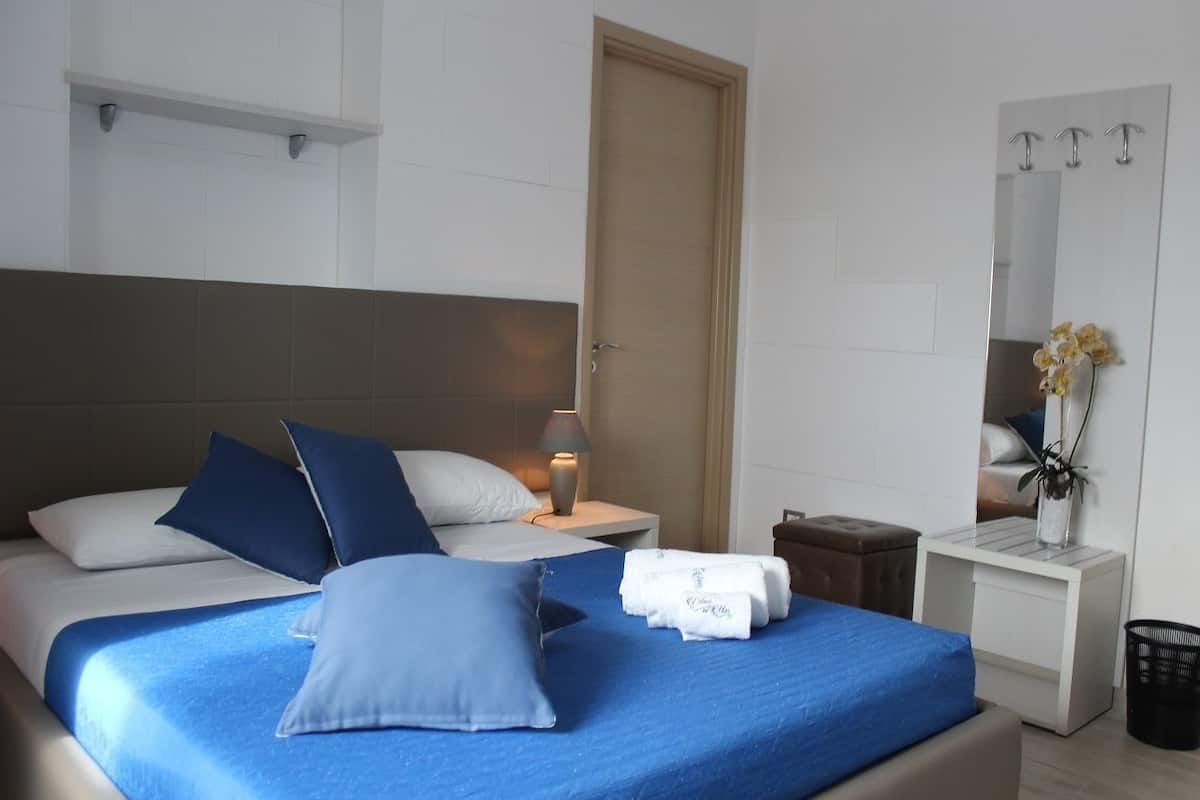 Panoramic Double Room | Free WiFi, bed sheets
